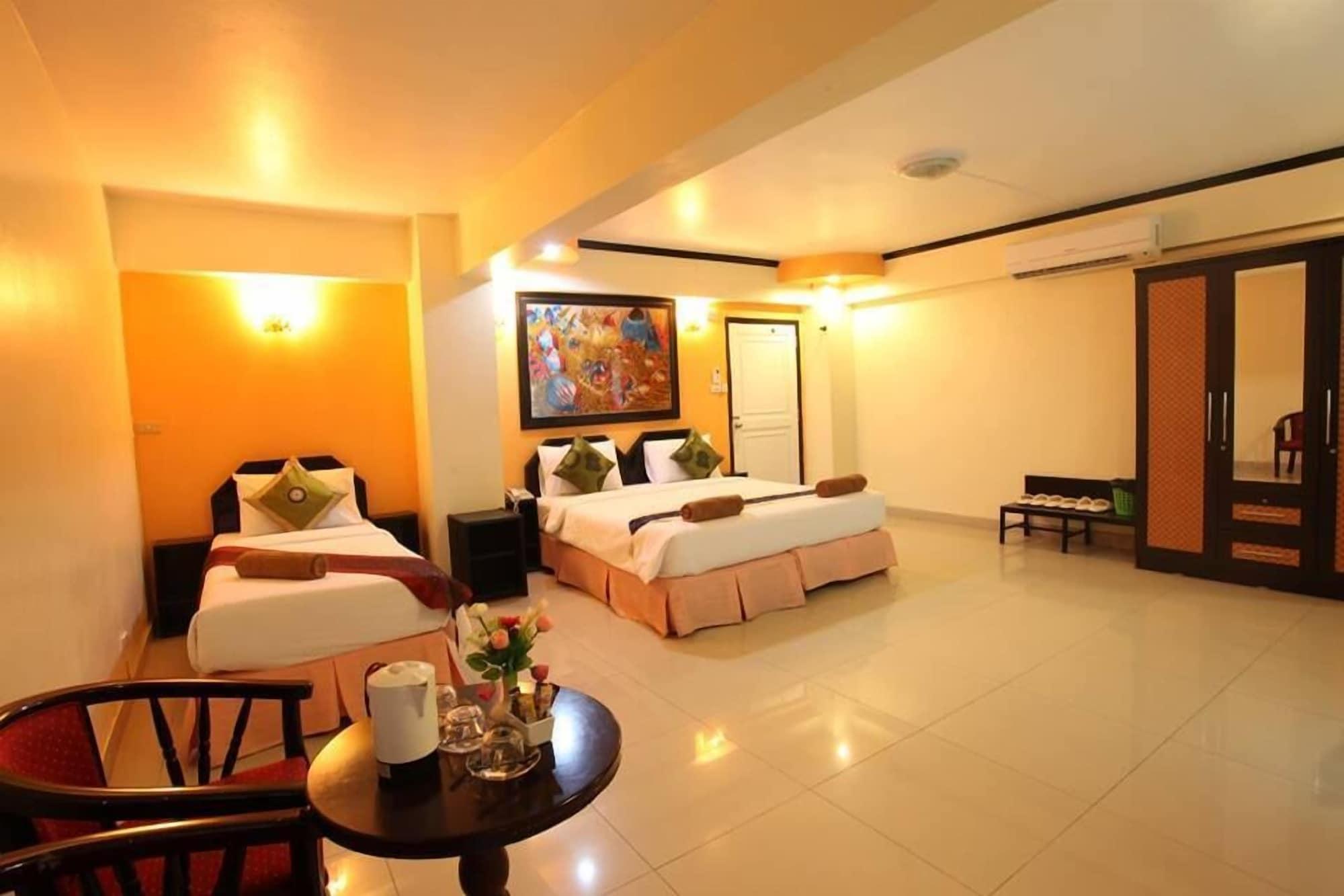 Home Pattaya Hotel Buitenkant foto
