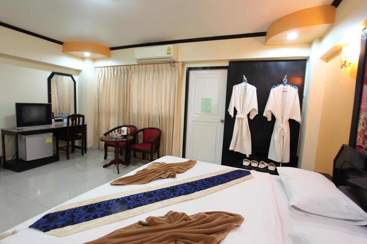 Home Pattaya Hotel Buitenkant foto
