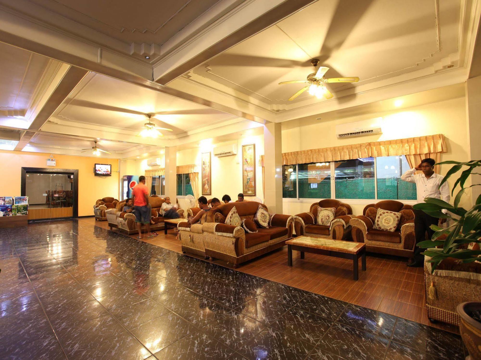 Home Pattaya Hotel Buitenkant foto