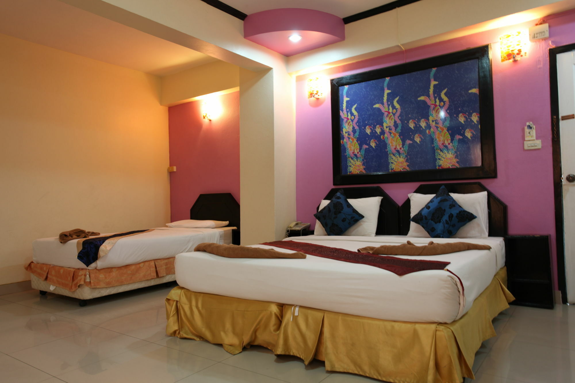 Home Pattaya Hotel Buitenkant foto